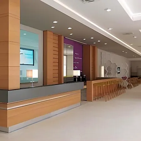 马尼萨西智选假日酒店 4* 马尼萨