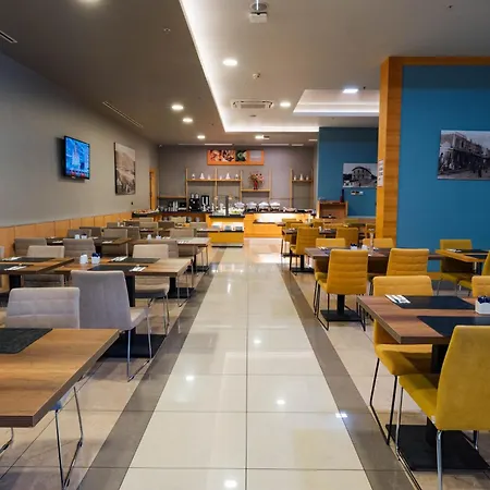 马尼萨西智选假日酒店 酒店 4*