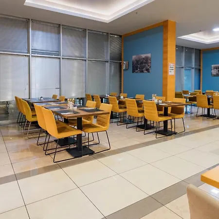 马尼萨西智选假日酒店 4* 马尼萨